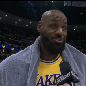 九游体育平台-詹姆斯：我有太多失误首节就3次 这不像我的风格&amp;下半场我改进了